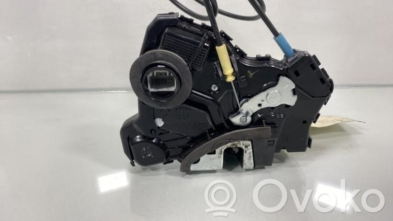 Toyota Verso Front door lock 