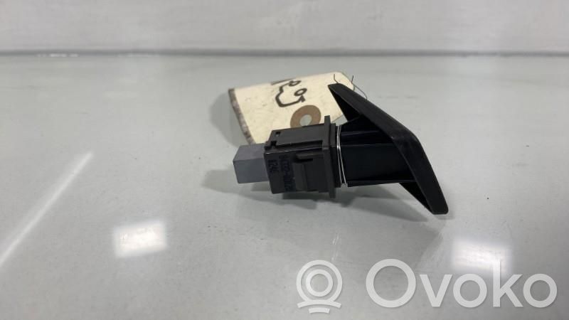 Toyota Yaris Interruttore luci di emergenza