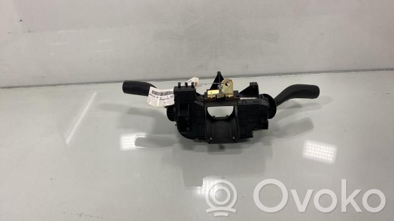 Volkswagen Touareg I Leva/interruttore dell’indicatore di direzione e tergicristallo 