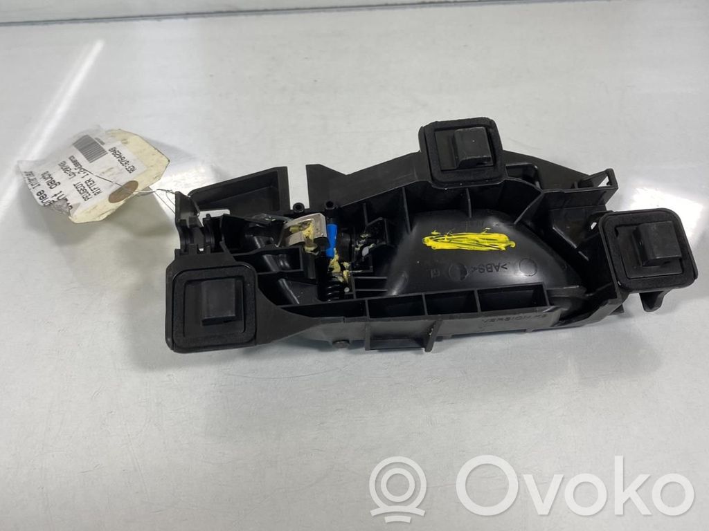 Peugeot Rifter Front door interior handle 