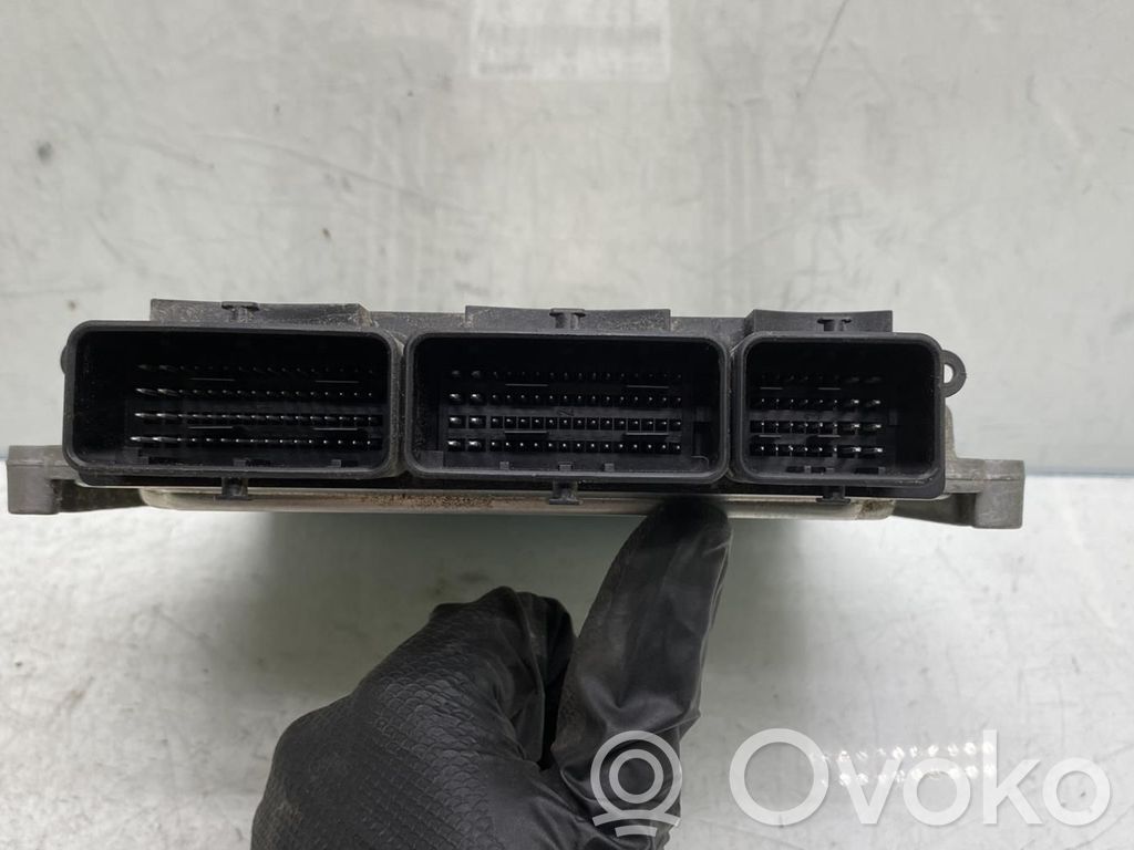 Renault Trafic II (X83) Engine control unit/module 