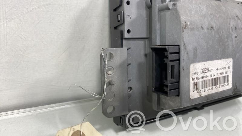 Peugeot 207 Screen/display/small screen 