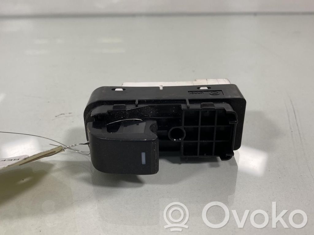Electric window control switch   BBP366370B