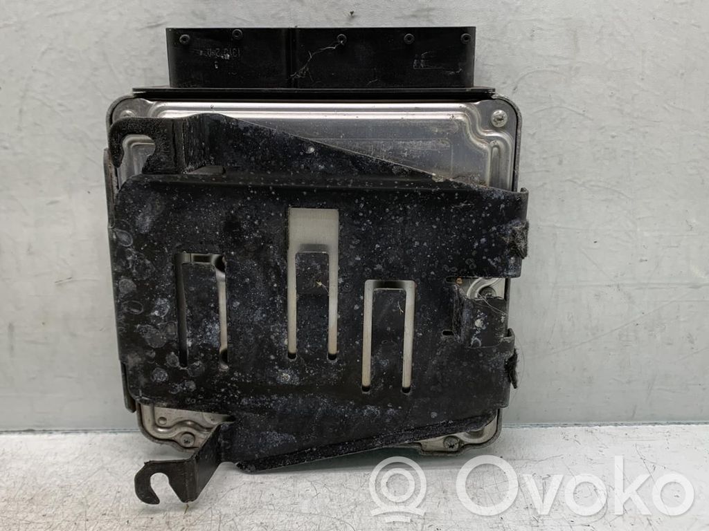 Volkswagen Golf V Engine control unit/module 