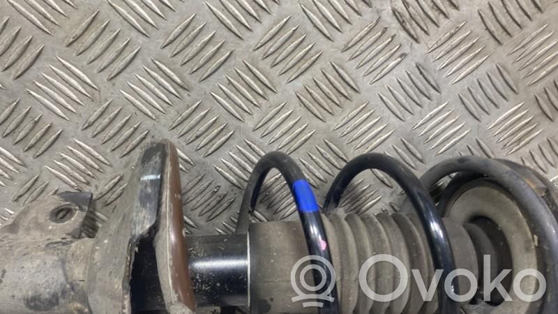 Suzuki Celerio Priekšpusē amortizators ar atsperi 
