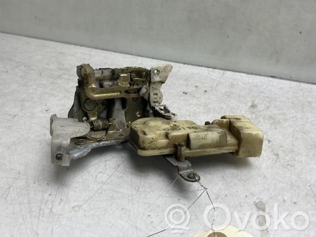 Toyota Yaris Etuoven lukko