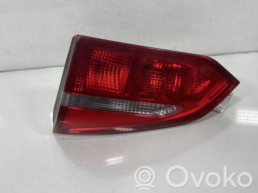 Ford Focus Aizmugurējais lukturis pārsegā 
