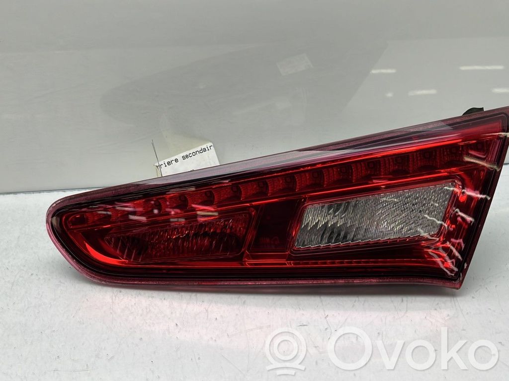 Alfa Romeo Giulietta Takaluukun takavalot 