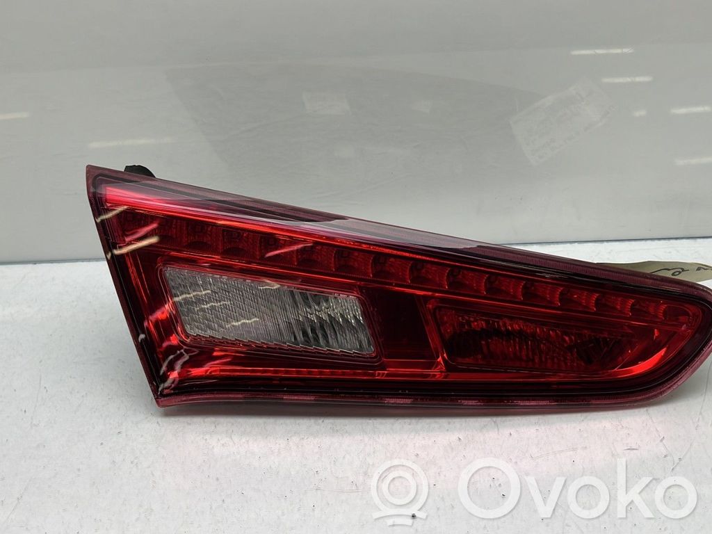 Alfa Romeo Giulietta Takaluukun takavalot 
