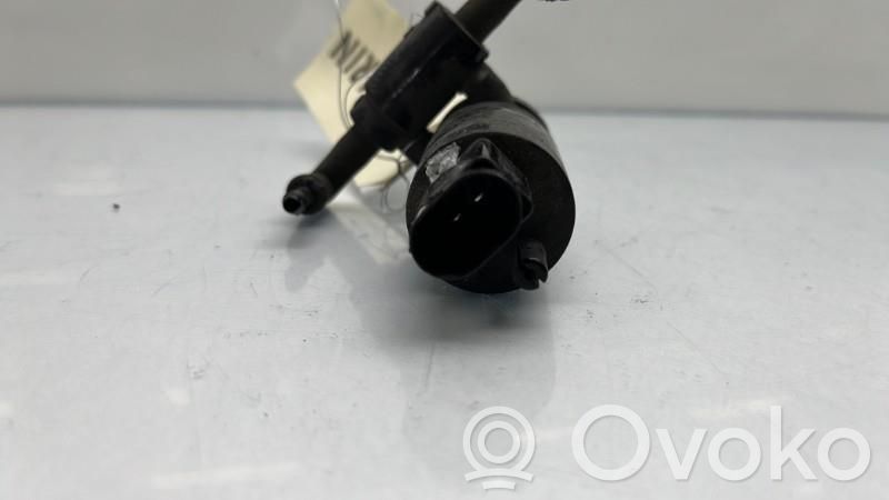Dodge Caliber Windscreen/windshield washer pump 