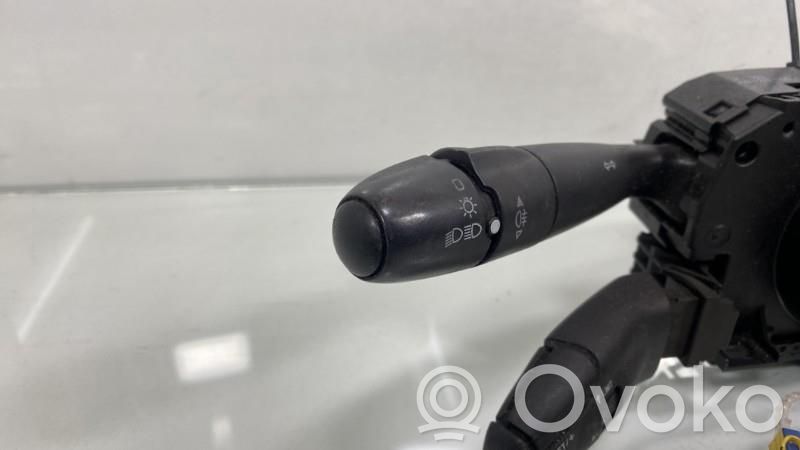 Peugeot 308 Interruptor/palanca de limpiador de luz de giro 