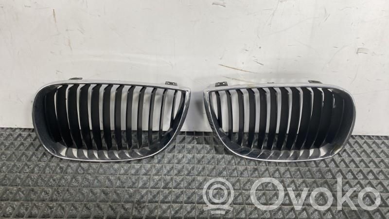 Atrapa chłodnicy / Grill   51137077129