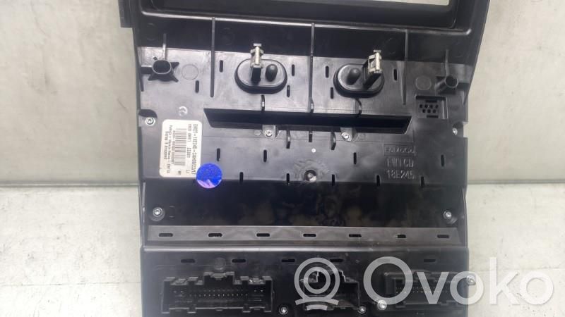 Climate control unit   EM2T18E245