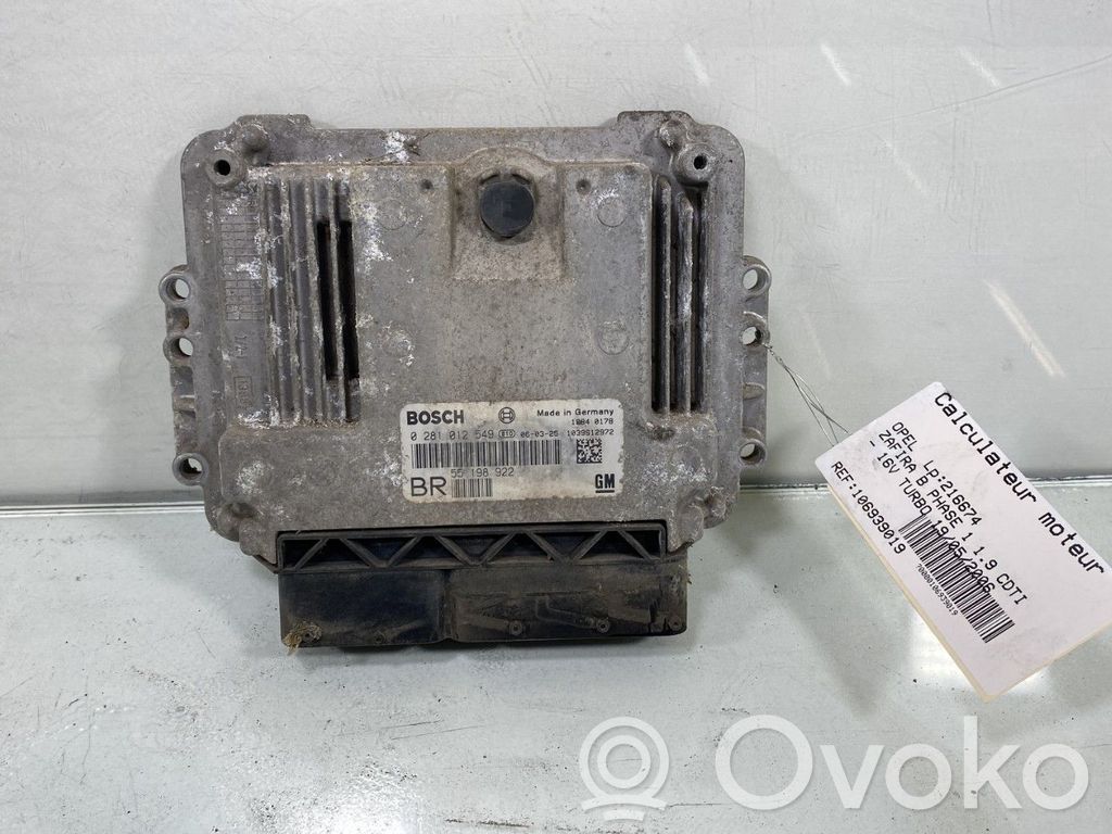 Opel Zafira B Engine control unit/module 
