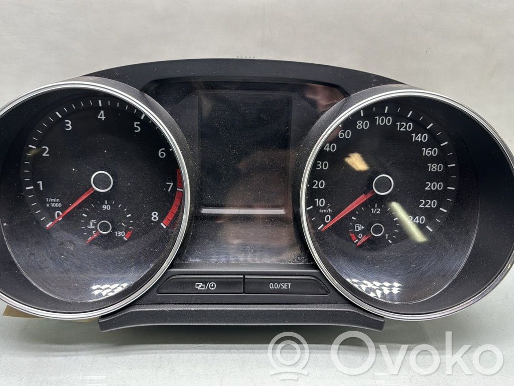 Volkswagen Polo V 6R Geschwindigkeitsmesser Cockpit 