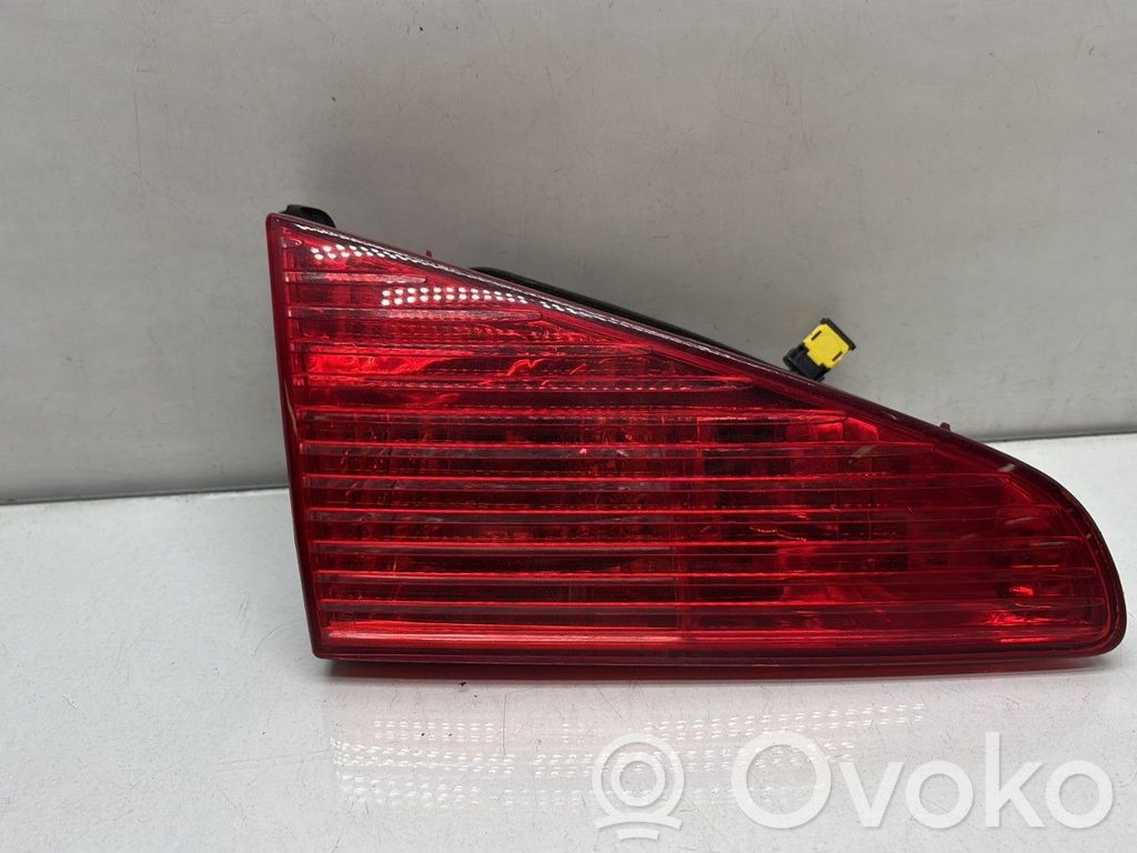 Peugeot 607 Lampă spate în capacul portbagajului 