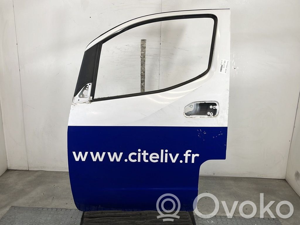 Nissan NV200 Puerta delantera 