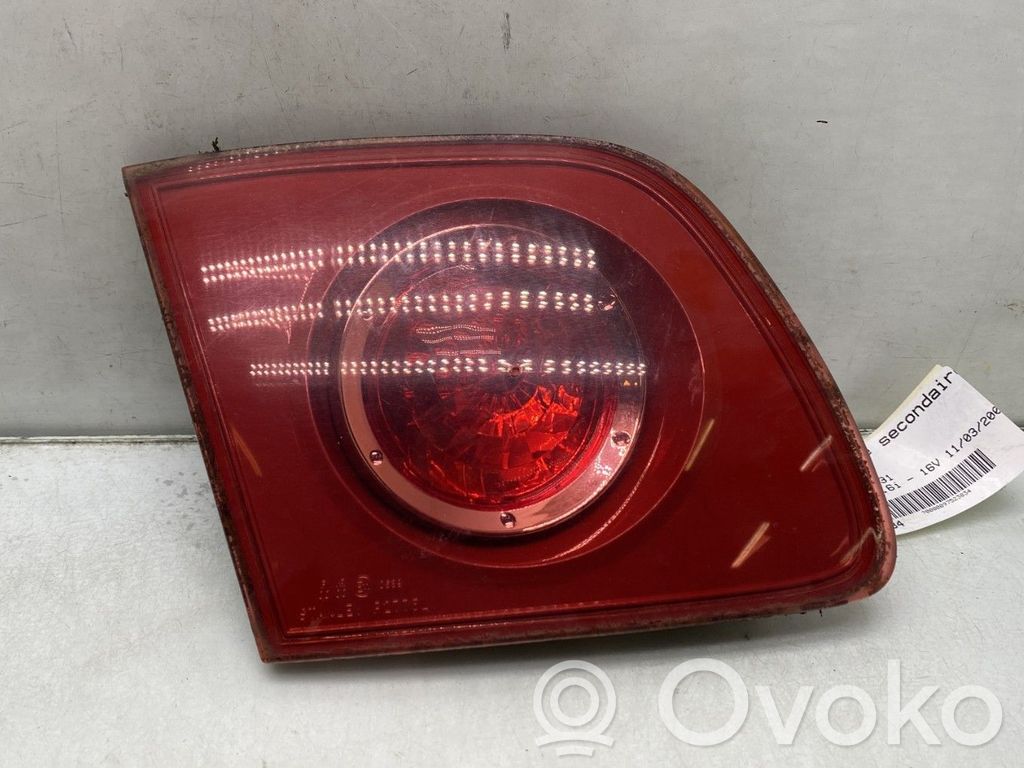 Mazda 3 I Lampy tylnej klapy bagażnika 