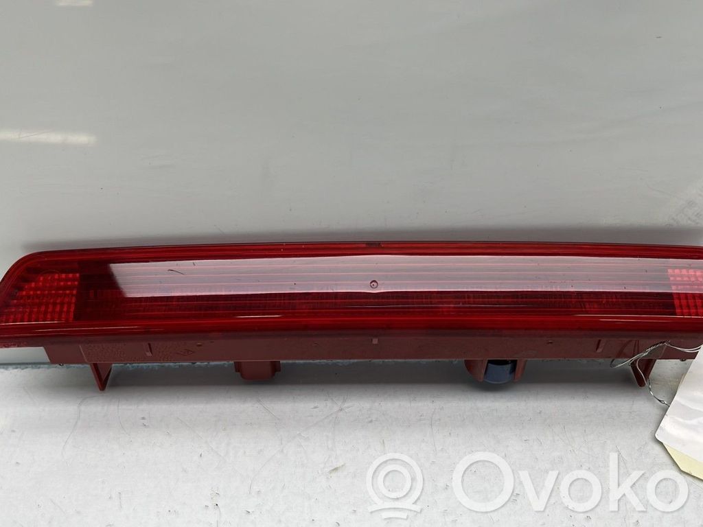 Renault Kadjar Third/center stoplight 