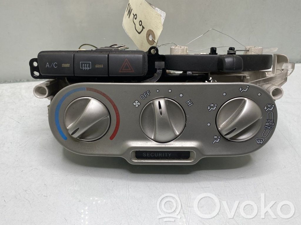 Toyota Yaris Panel klimatyzacji 