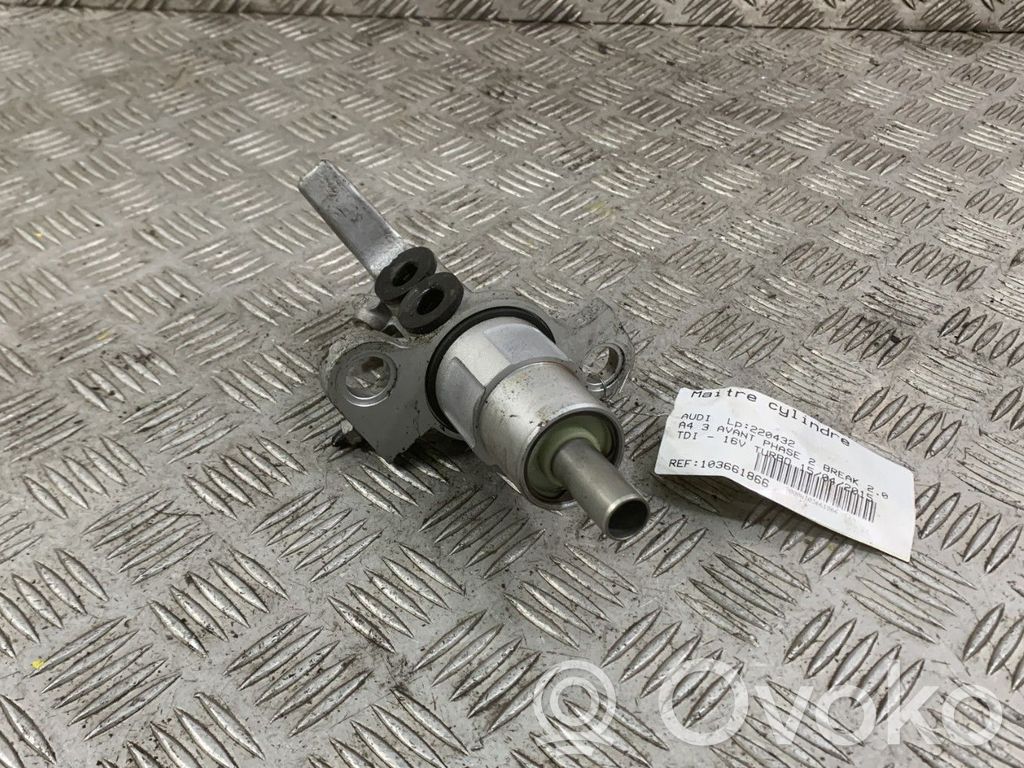 Audi A4 S4 B8 8K Pääjarrusylinteri 