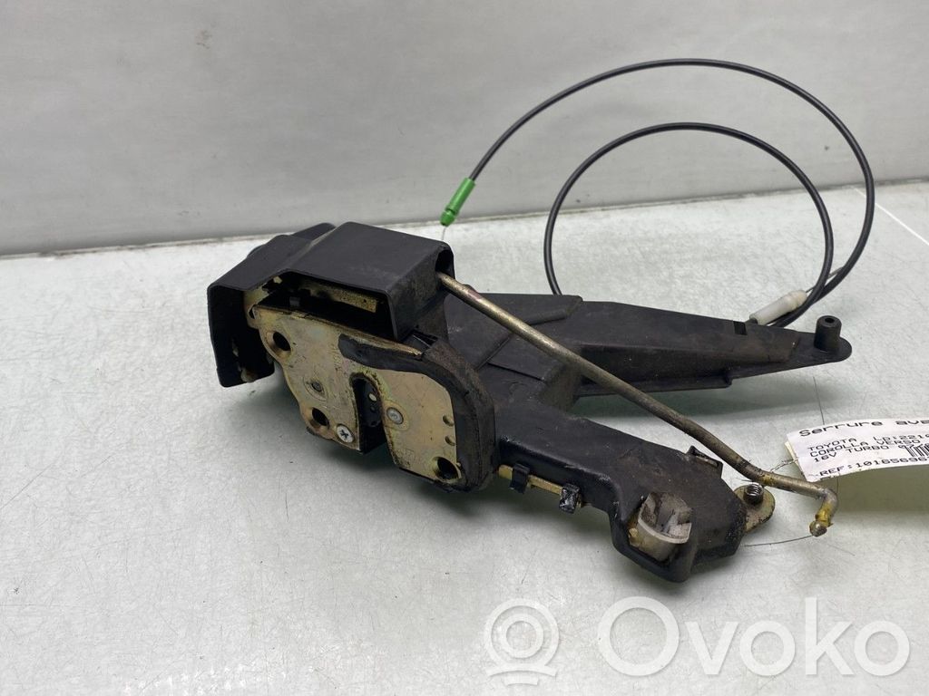 Toyota Corolla Verso E121 Priekšpusē slēdzene 