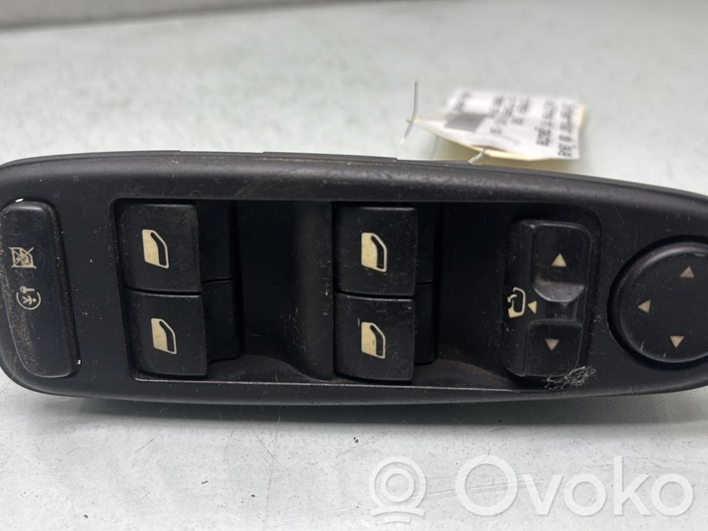 Citroen C4 I Picasso Przyciski szyb 