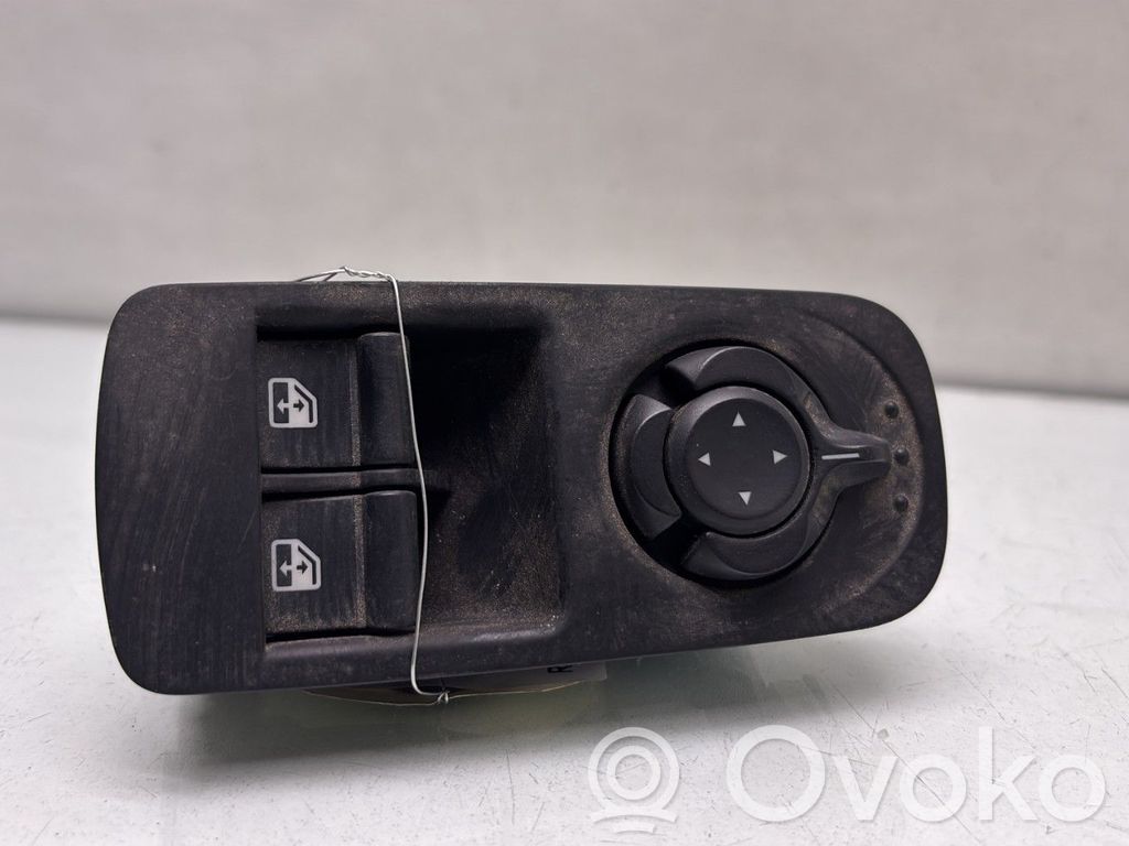 Alfa Romeo Mito Electric window control switch 