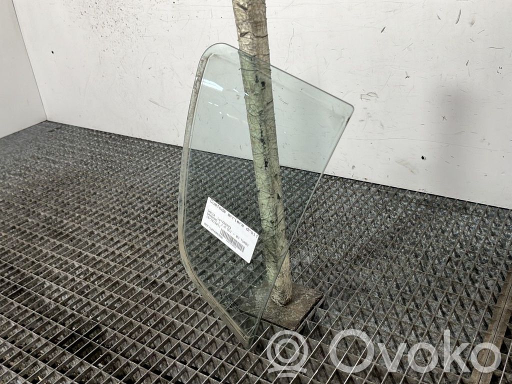 Ventanilla de ventilación de la puerta trasera   8200733061