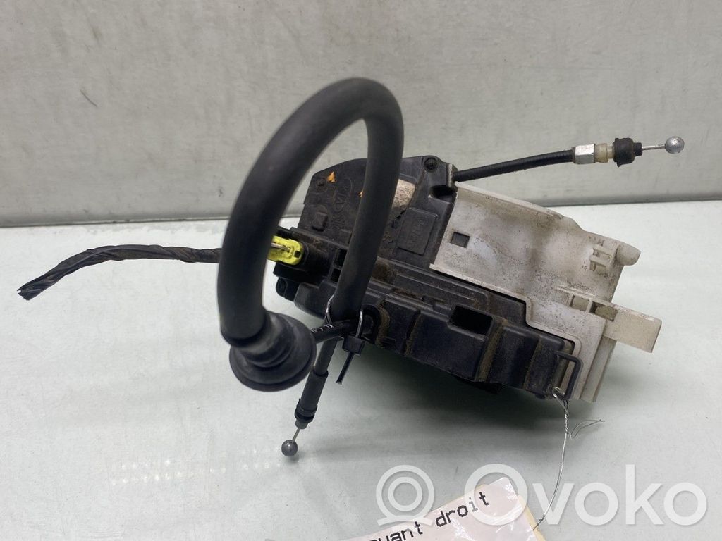 KIA Ceed Etuoven lukko 