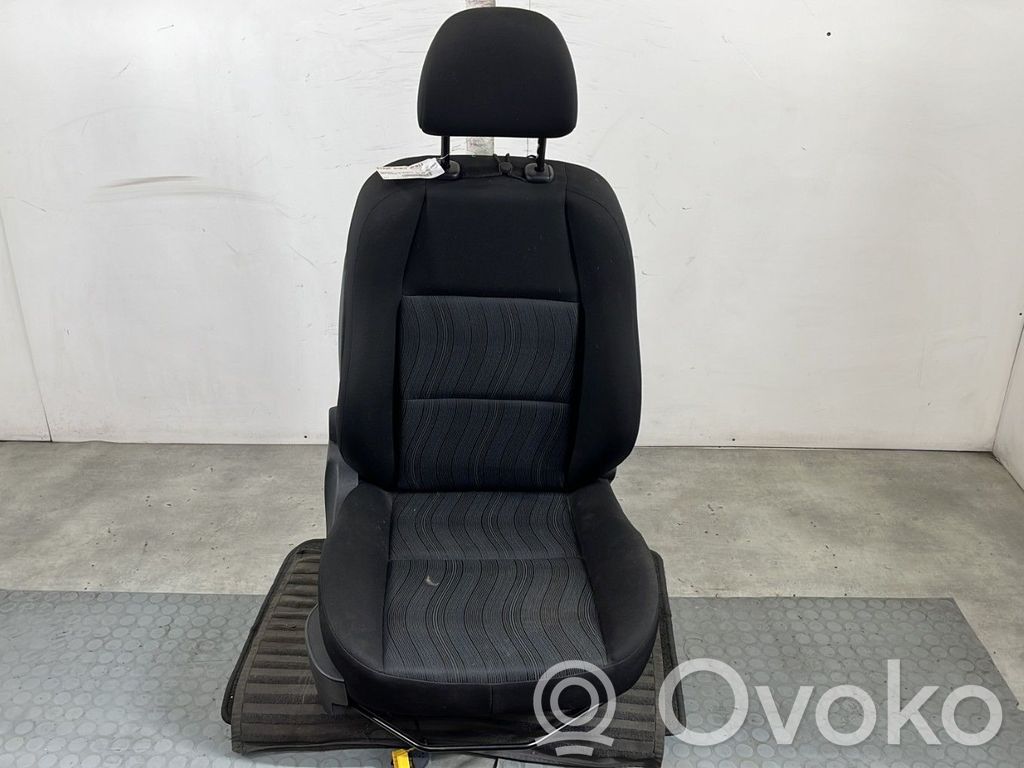 Peugeot 207 Etumatkustajan istuin 