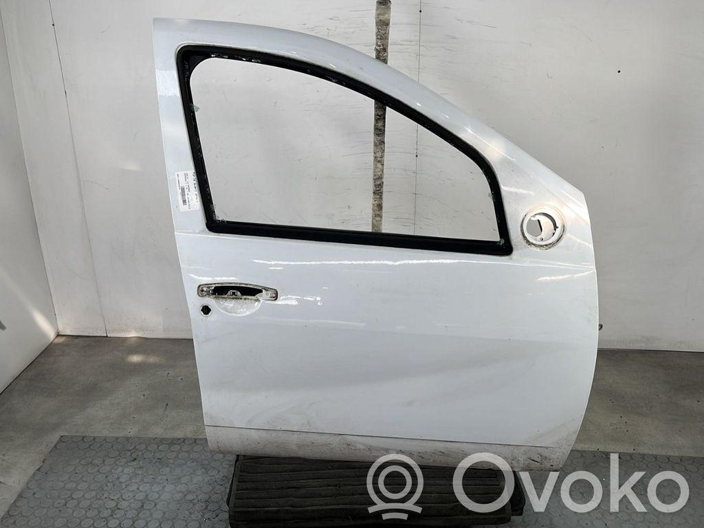 Dacia Sandero Дверь 