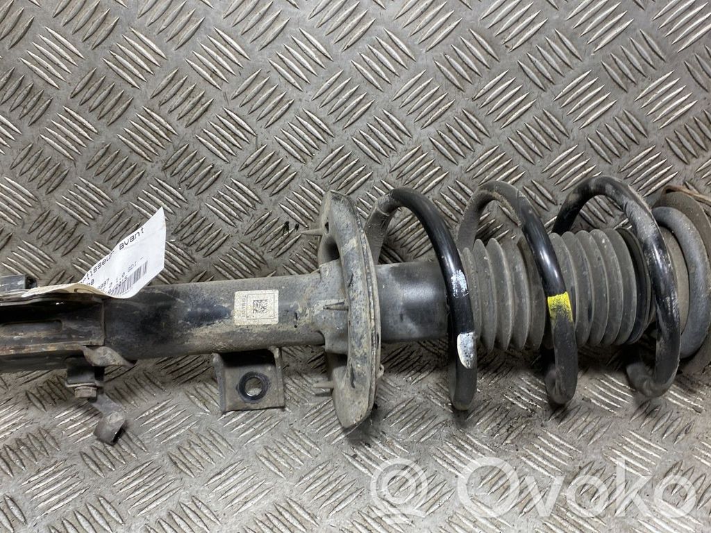 KIA Ceed Ammortizzatore anteriore con molla elicoidale 