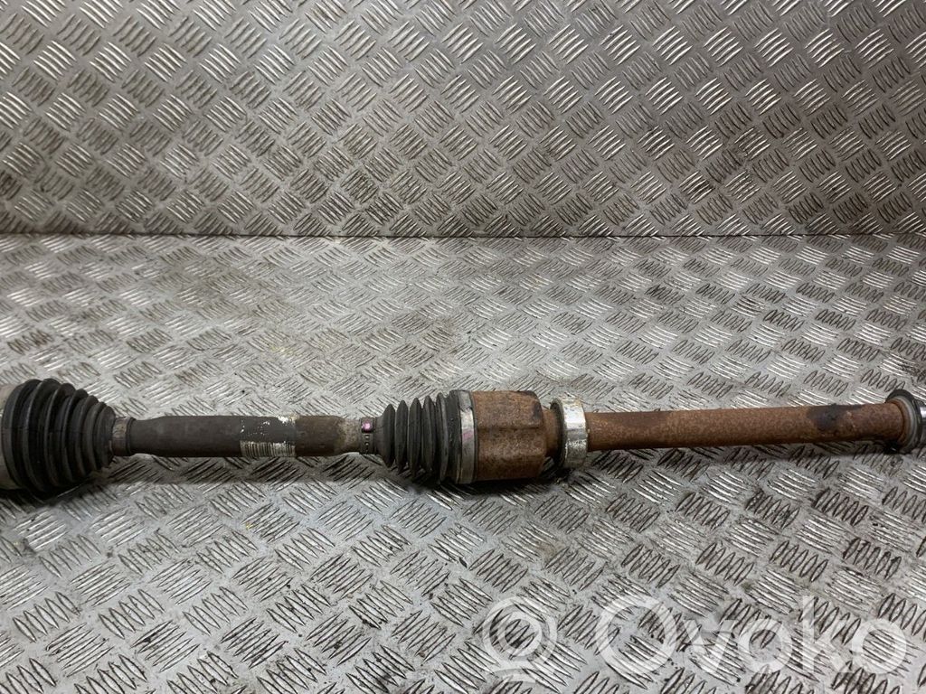 Renault Clio IV Eje de transmisión delantero 
