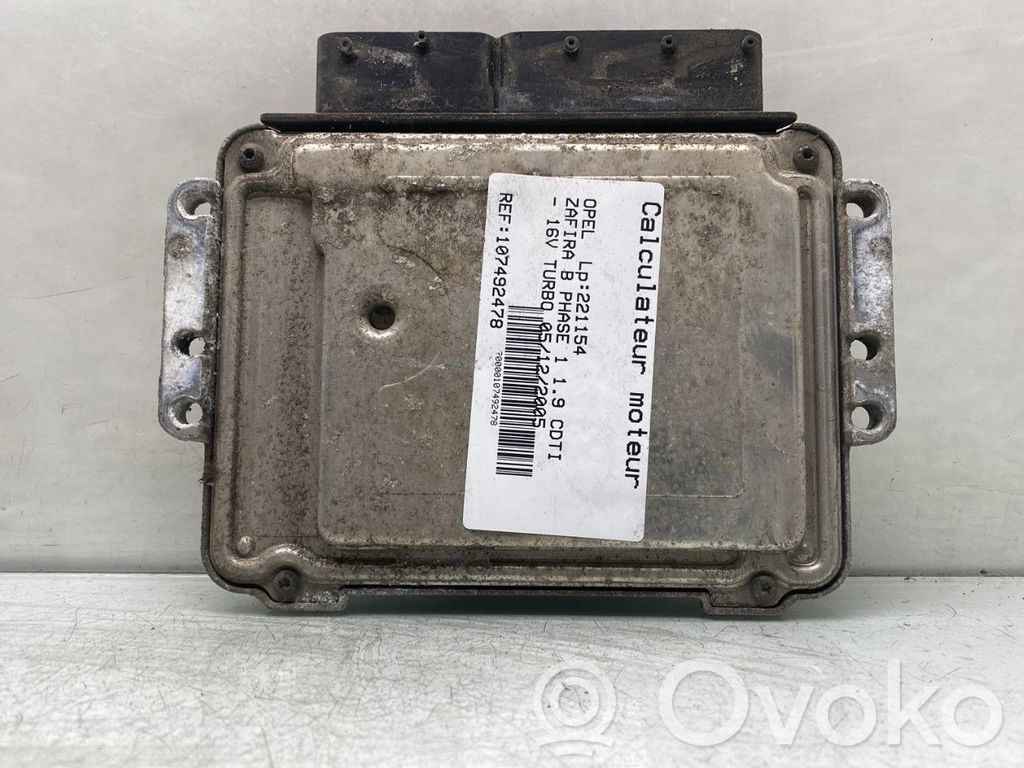 Opel Zafira B Engine control unit/module 