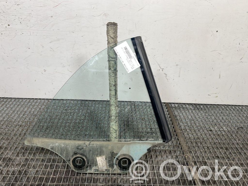 BMW 1 E82 E88 Rear side window 