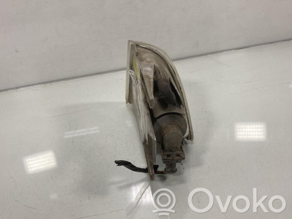 Front fender indicator light   630355