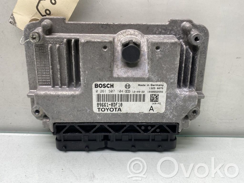 Toyota Yaris Engine control unit/module 