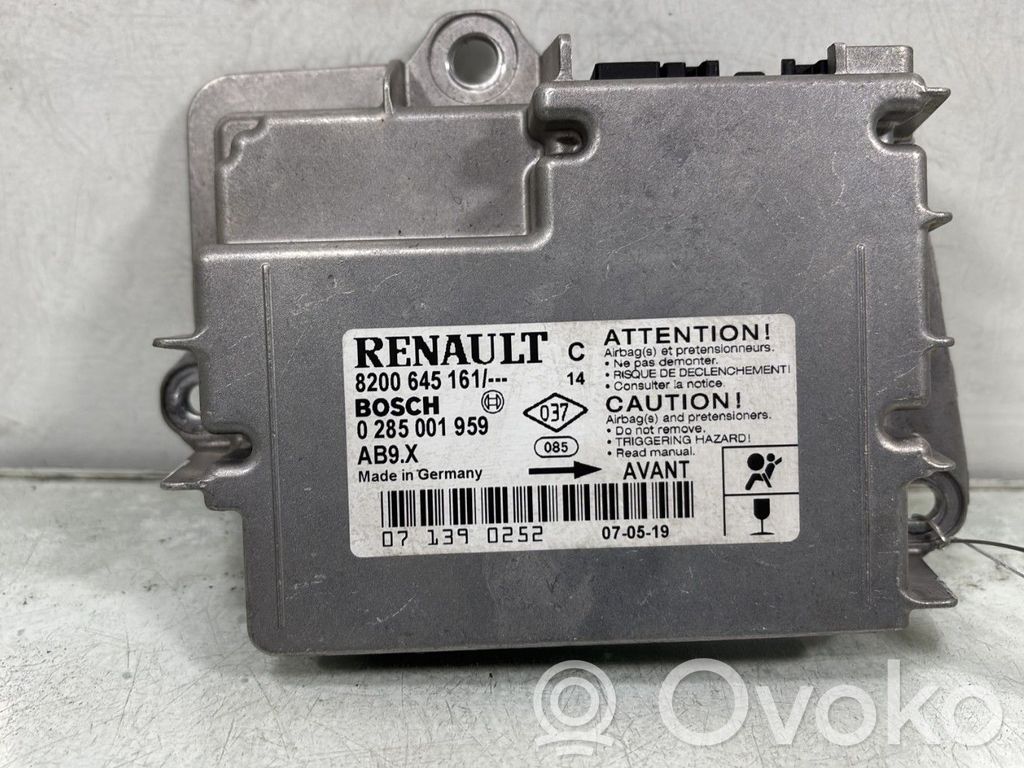 Renault Clio III Airbag control unit/module 