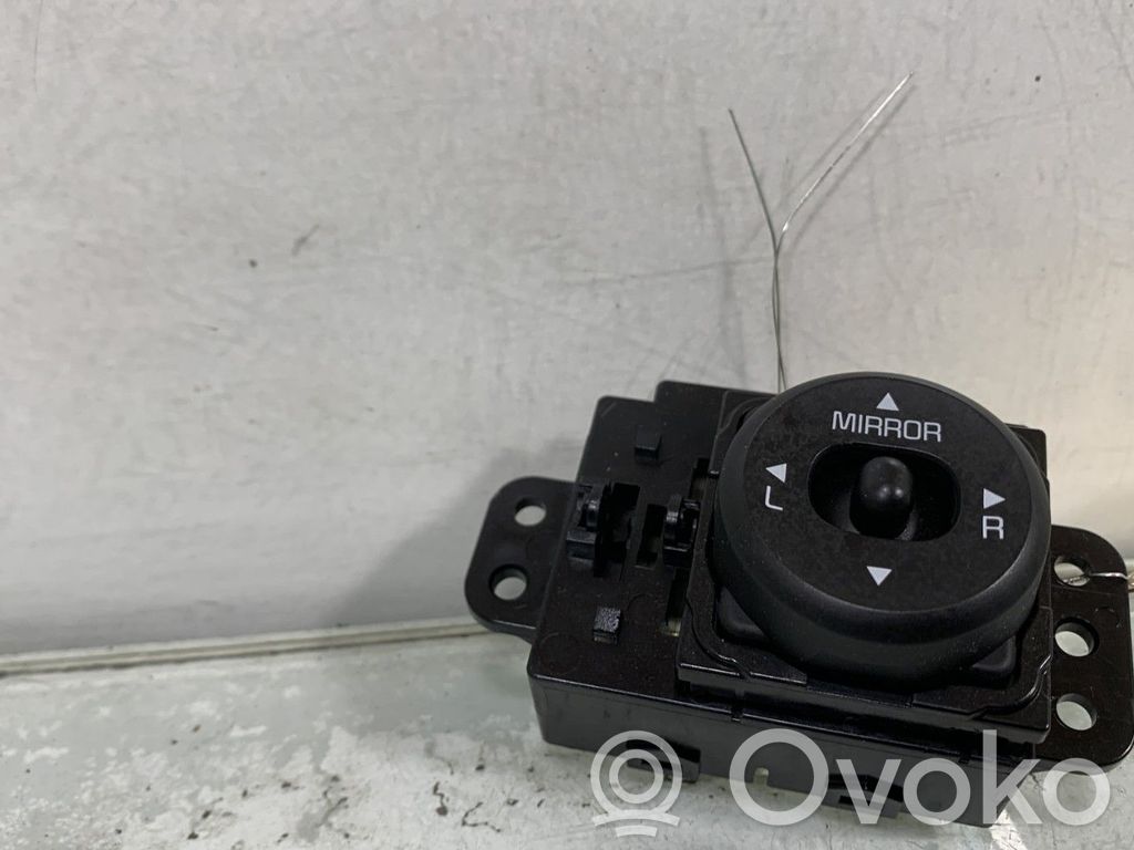 KIA Ceed Wing mirror switch 