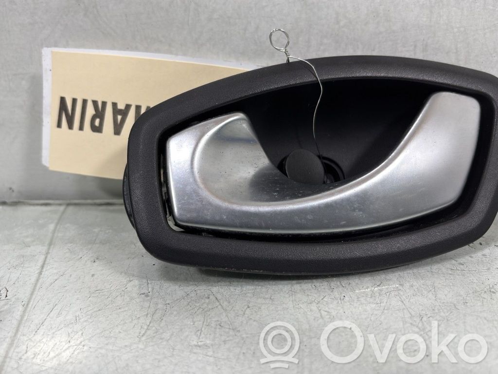 Manecilla interna puerta trasera   806700006R