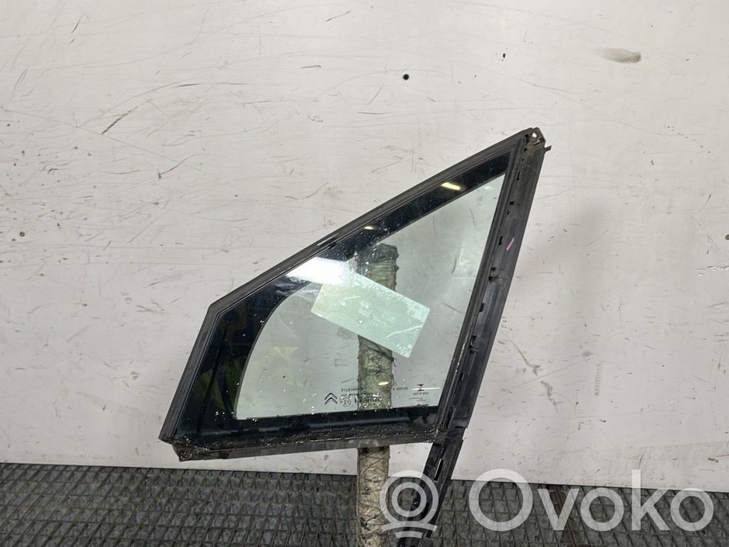 Citroen C4 II Ventanilla de ventilación de la puerta delantera cuatro puertas 