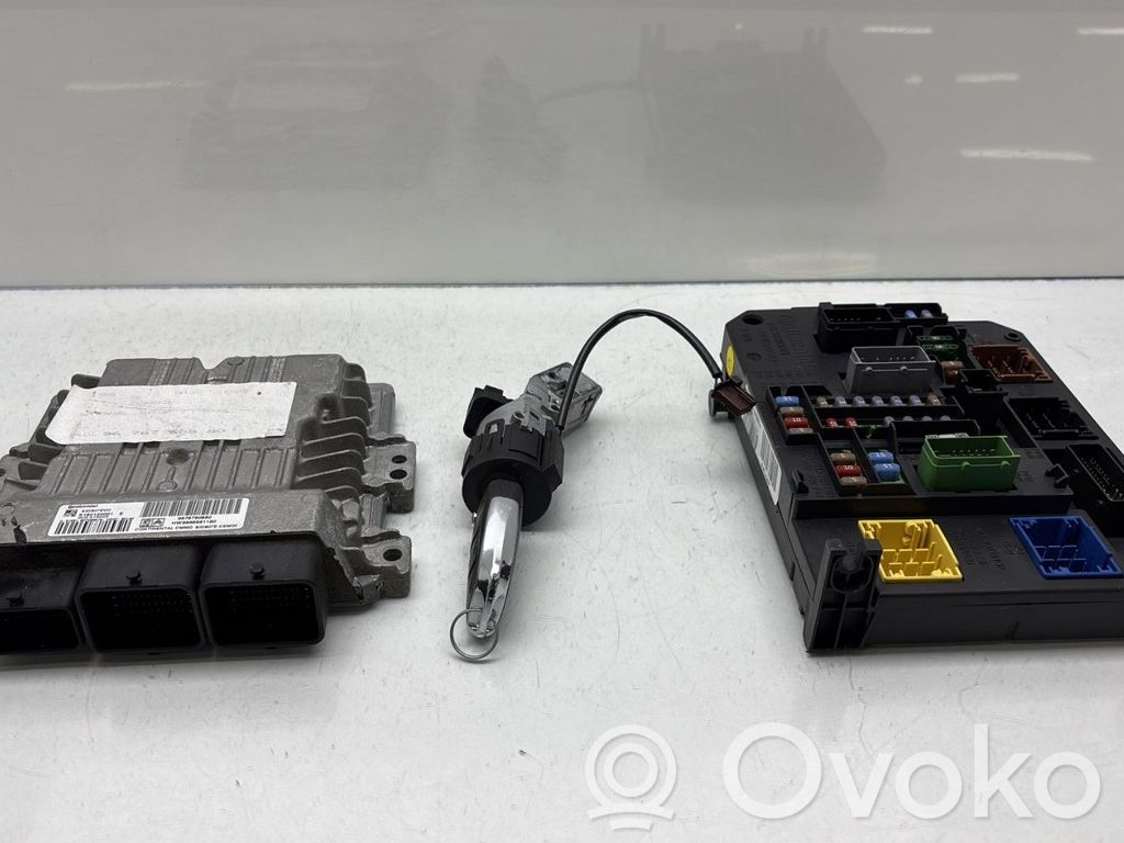 Citroen C4 II Kit cu ECU motor și set închidere uși 