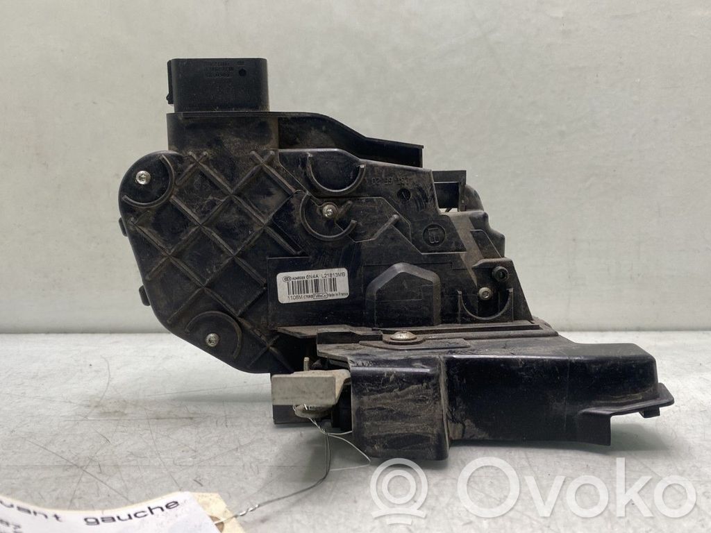 Ford Focus Priekšpusē slēdzene 