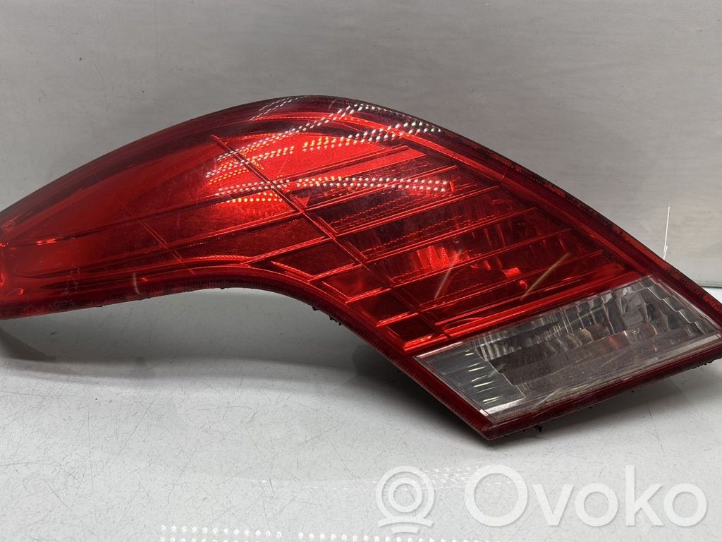 Ford Focus Tailgate rear/tail lights 