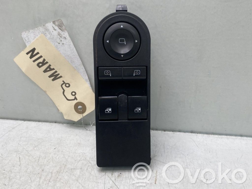 Opel Zafira B Wing mirror switch 