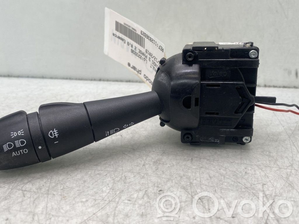 Renault Twingo III Indicator stalk 