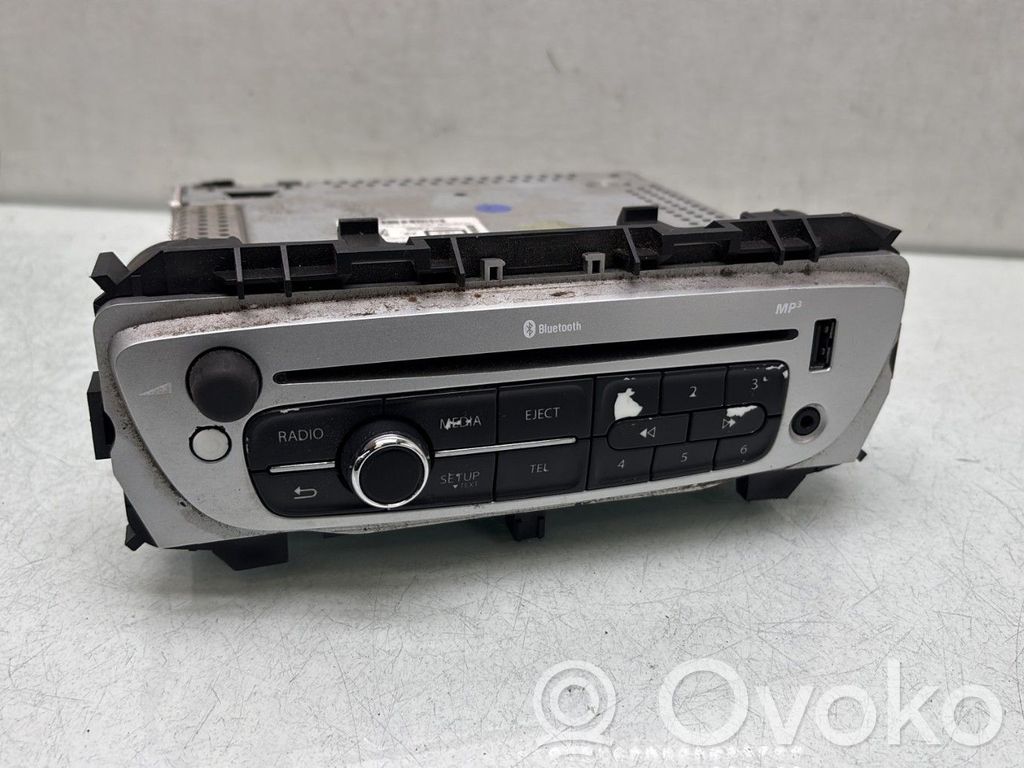 Panel / Radioodtwarzacz CD/DVD/GPS   281158481R