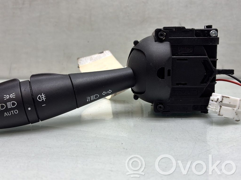 Renault Twingo III Indicator stalk 