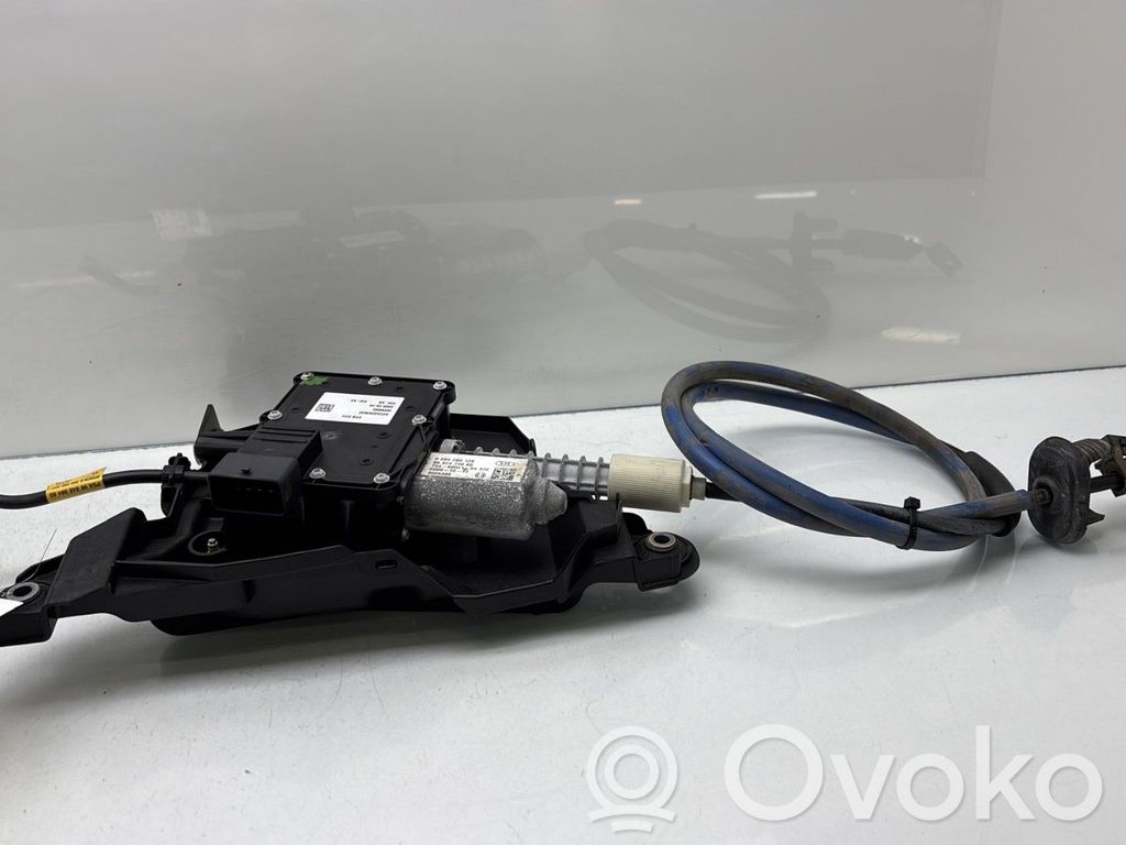 Peugeot 5008 Module de commande de frein à main 